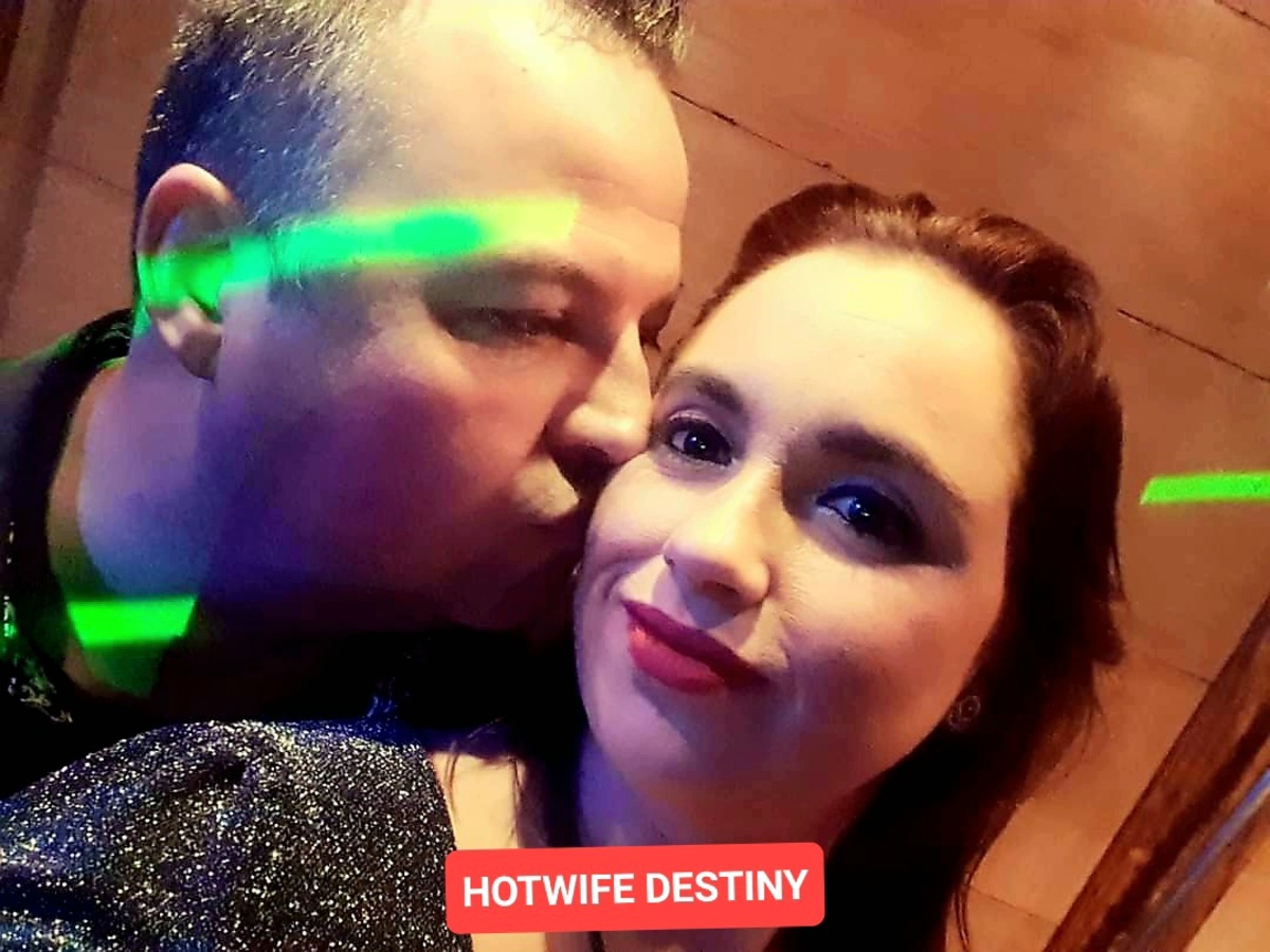 Hotwife Destiny en Cuckold